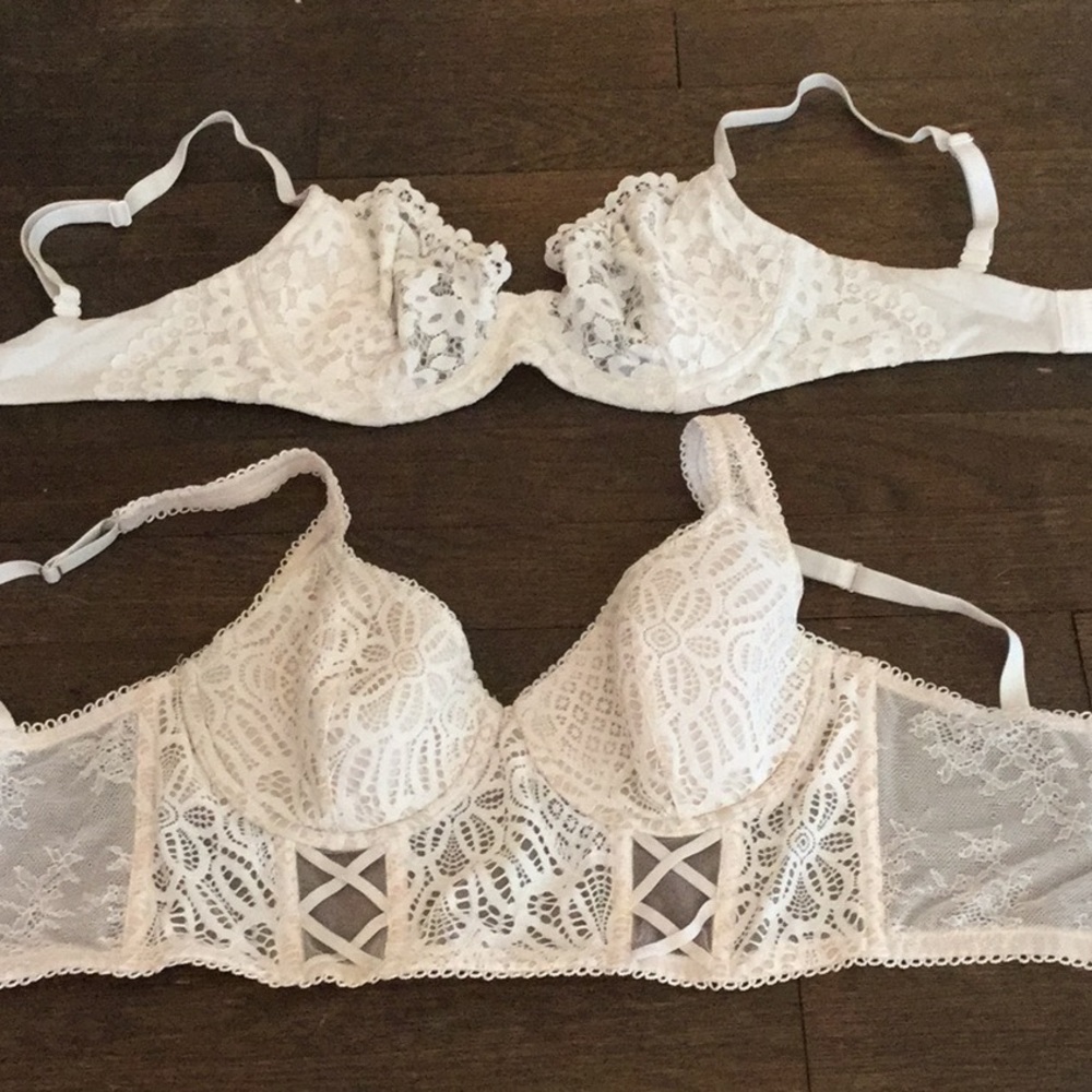 2 Victoria’s Secret white lace bras